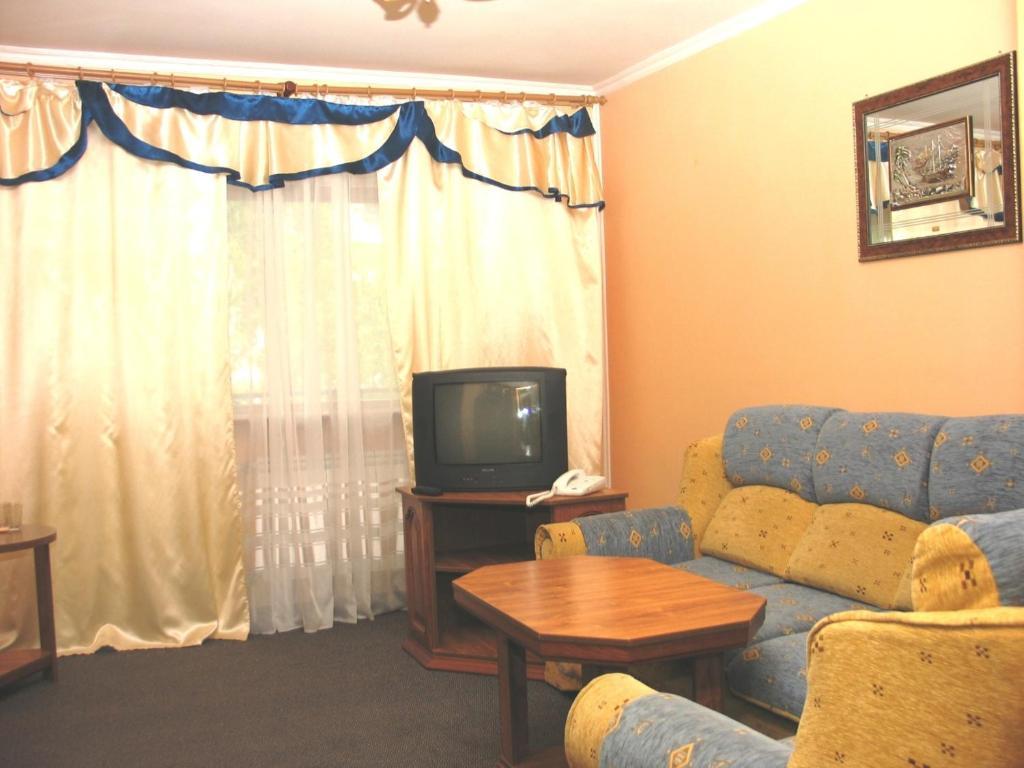 Duet Hotel Uzhhorod Bagian luar foto